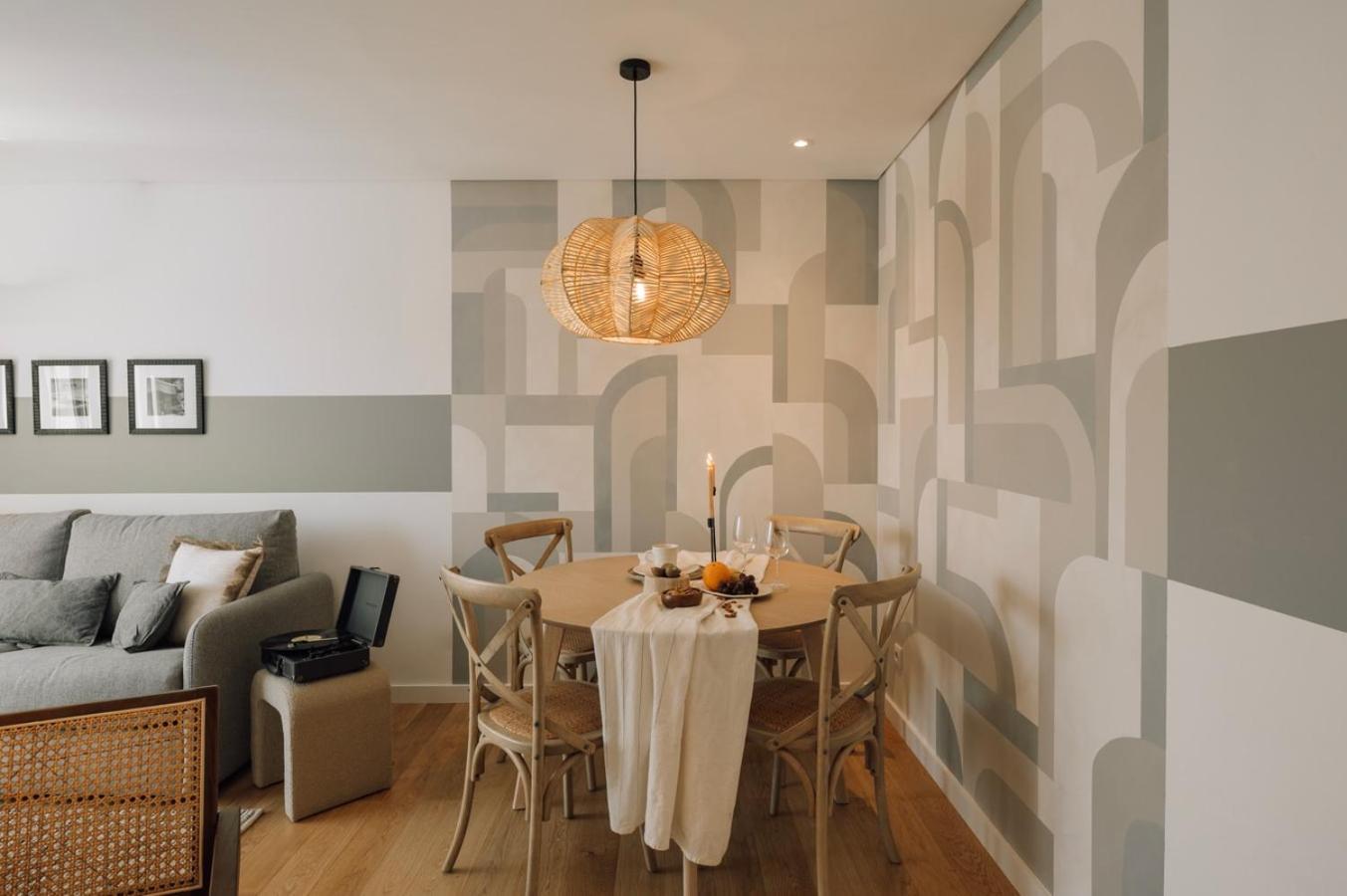 Trocchia - 1 Bedroom And Parking In Alvalade Lejlighed *